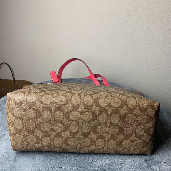 Coach Gallery Tote - Picture 4 of 5